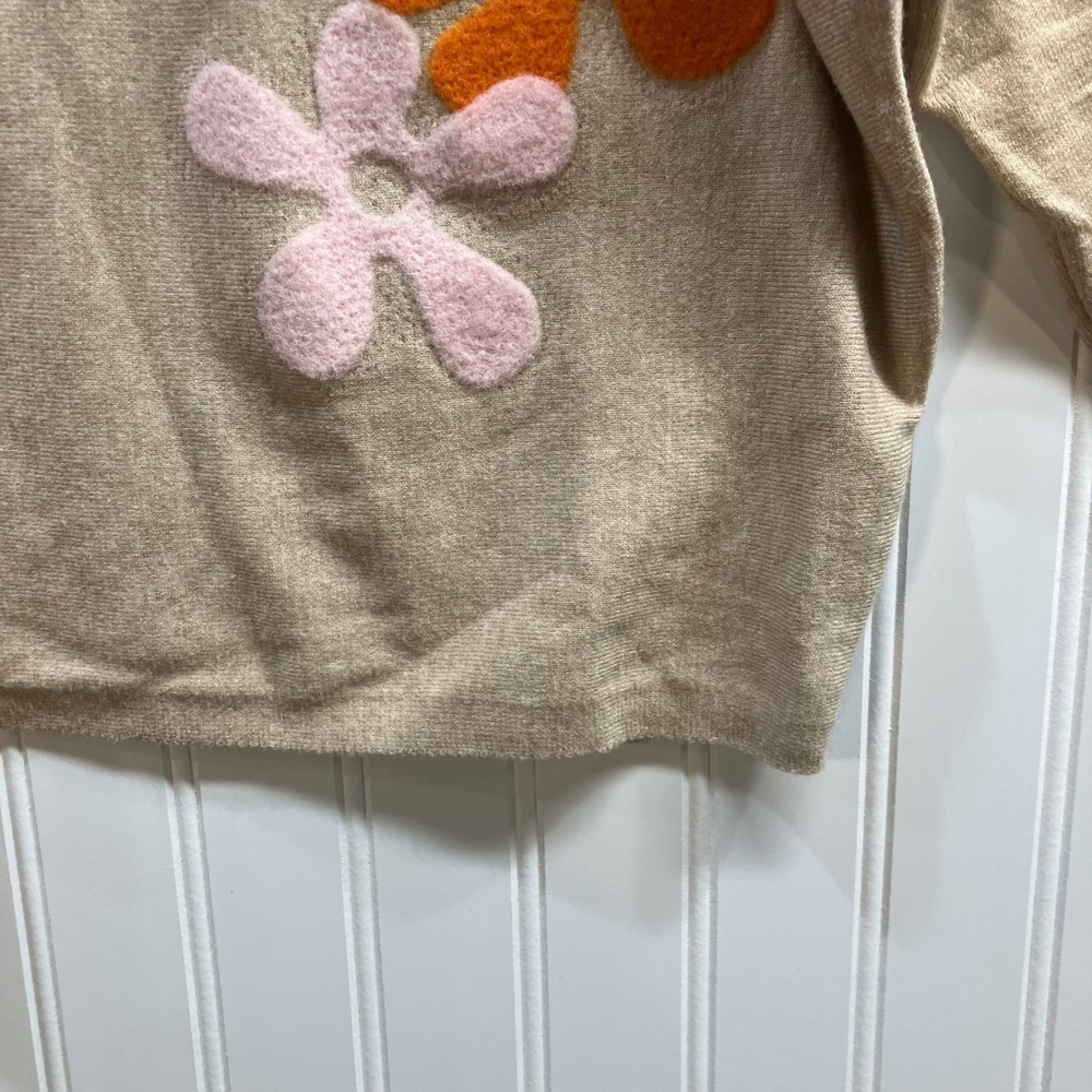 Aaeda Womens XL Floral Applique Oversized Sweater Tan Beige Whimsical Artsy BOHO - Picture 8 of 10